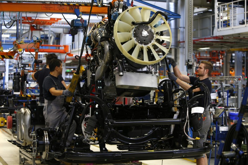 Produção industrial alemã volta a crescer em Março1